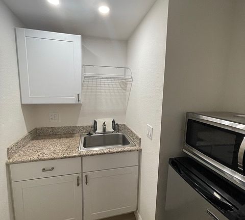 5th image of 45 Sunnyside Ave Unit C
