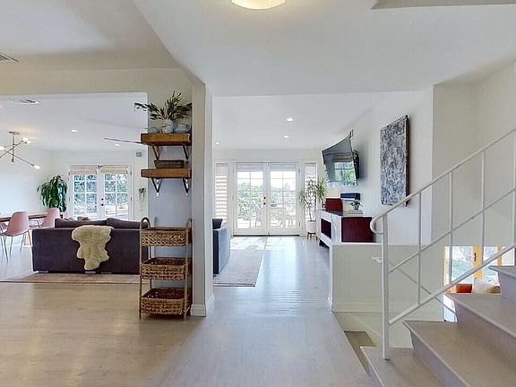 3rd image of 4029 Tropico Way