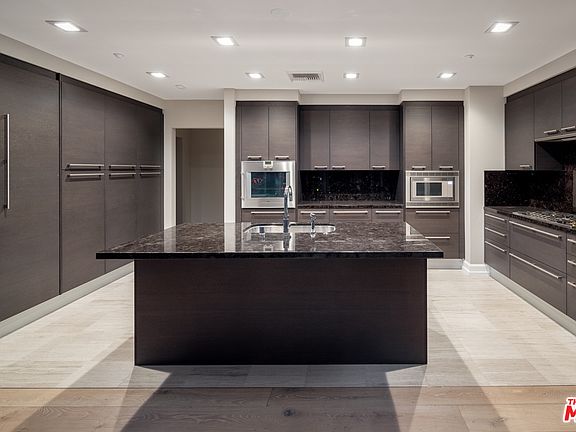 3rd image of 900 W Olympic Blvd Unit 44