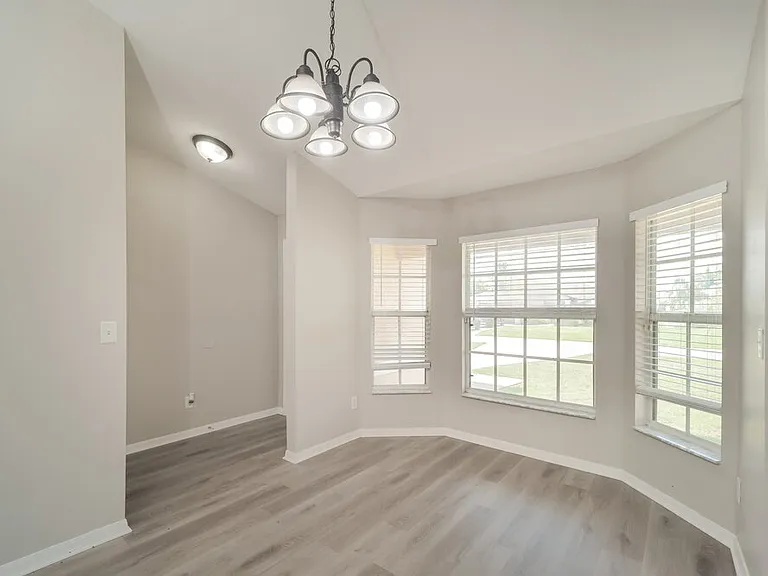 1825 SW 25th St — Photo 5