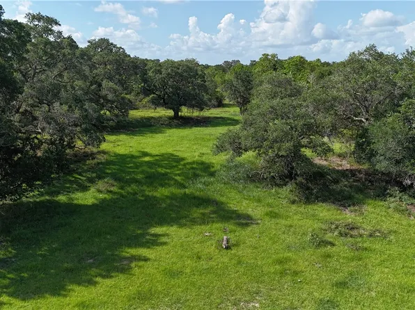 10772 State Highway 111 N, Edna, TX 77957