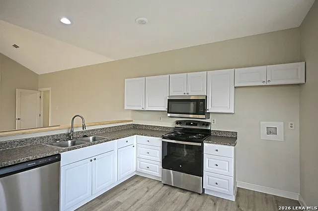 772 Vista Pkwy — Photo 3