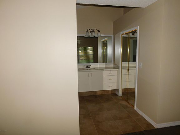 5th image of 3910 Saint Armens Cir