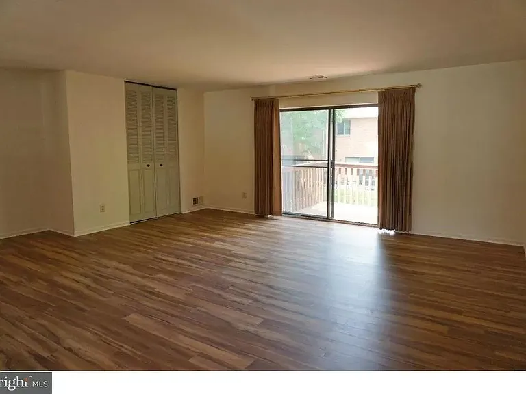 206 S Snowdon Ct — Photo 5