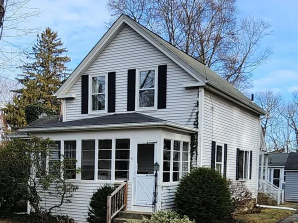 10 Prospect St, Medway, MA 02053