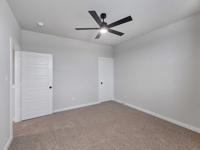 4407 Clovis Ct — Photo 16