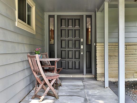 4th image of 6015 Stuart Ln