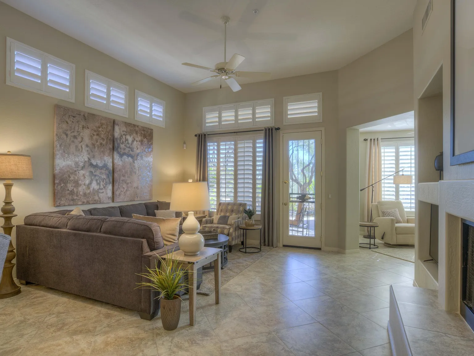 3 bed, 3.0 bath, 1968 sqft, $7,500 — Photo 3
