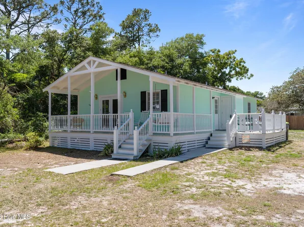 109 NE 17th Street, Oak Island, NC 28465