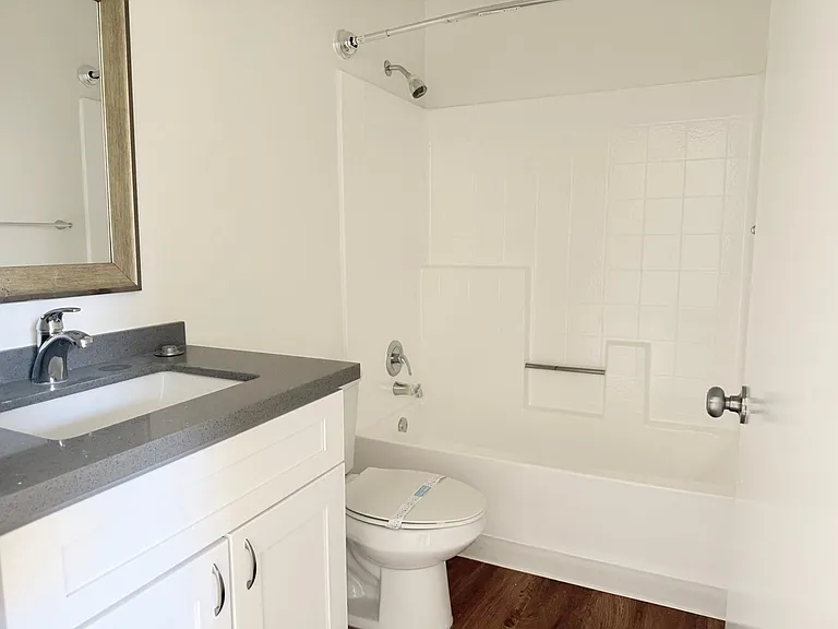 Perfectly situated 2 bedroom and 2 bathroom ! — Photo 24