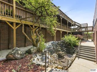 101 N 69th St APT 15, Omaha, NE 68132