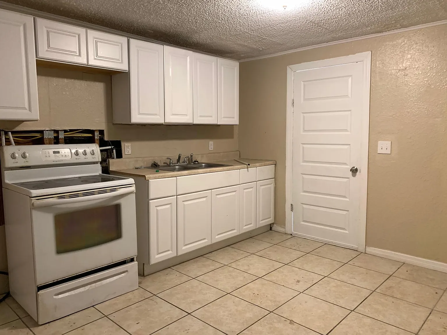 535 McDonald Ave — Photo 4