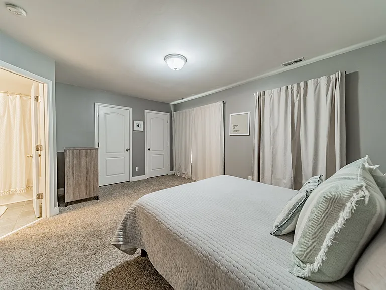 419 Hurston Cir — Photo 11