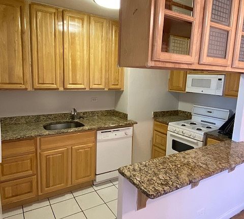 4th image of 300 W 55th St APT 20F