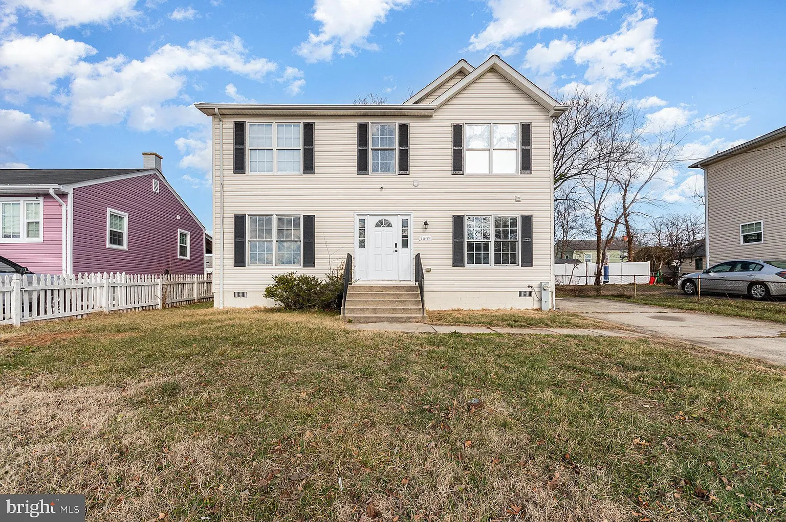 1507 Warren Ave photo 1