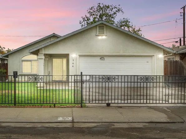 704 N D St, Stockton, CA 95205