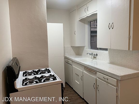 5th image of 3080 Webster Ave