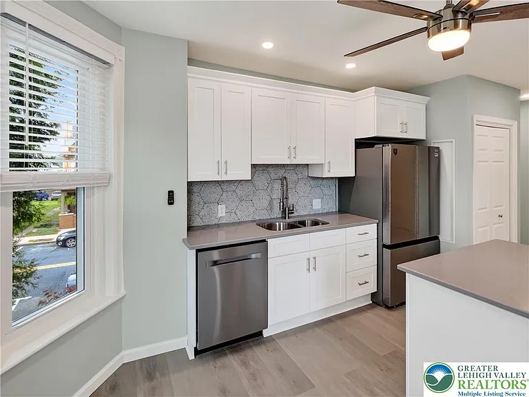 411 Main St #2 — Photo 10