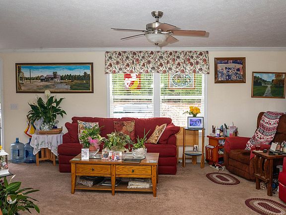 5th image of 174 Robert Dr