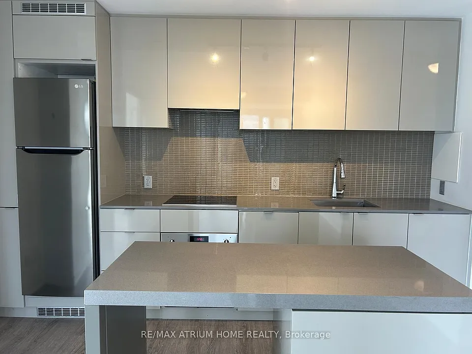 7 Grenville St #2011