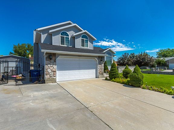 3rd image of 3252 W Oakeson Cir