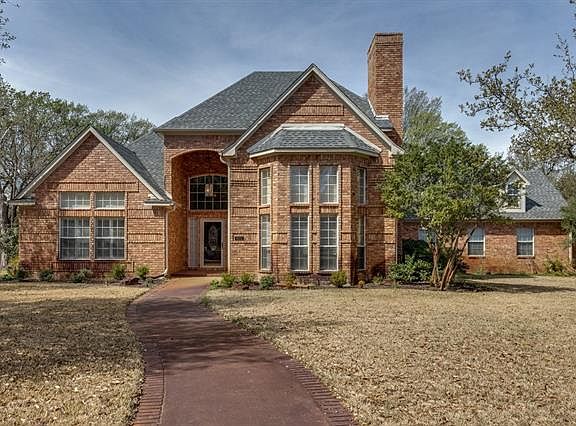 3rd image of 803 Pearl Dr