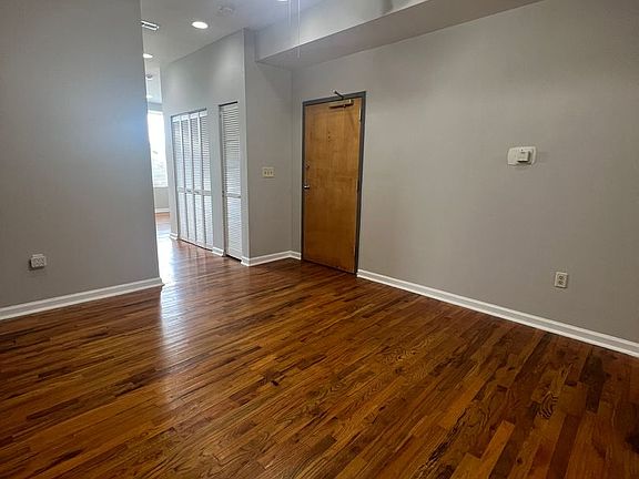 3rd image of 1408 W Franklin St #548898D53