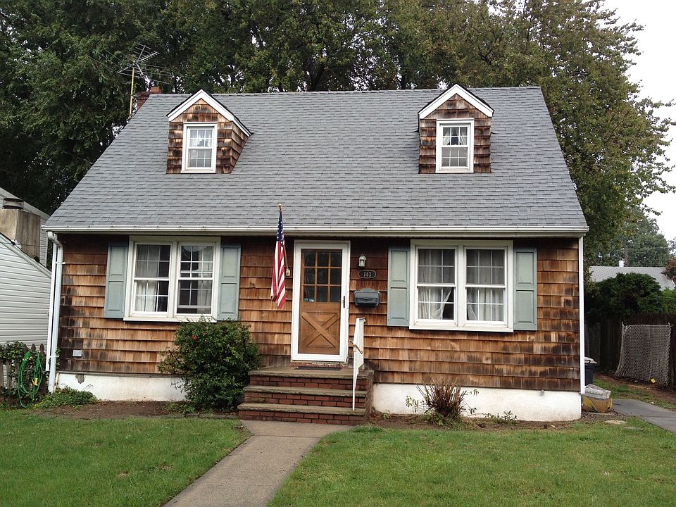 2nd image of 143 Fairfield St
