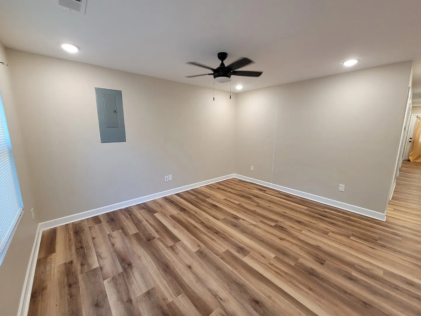 24 Speece Cv — Photo 2