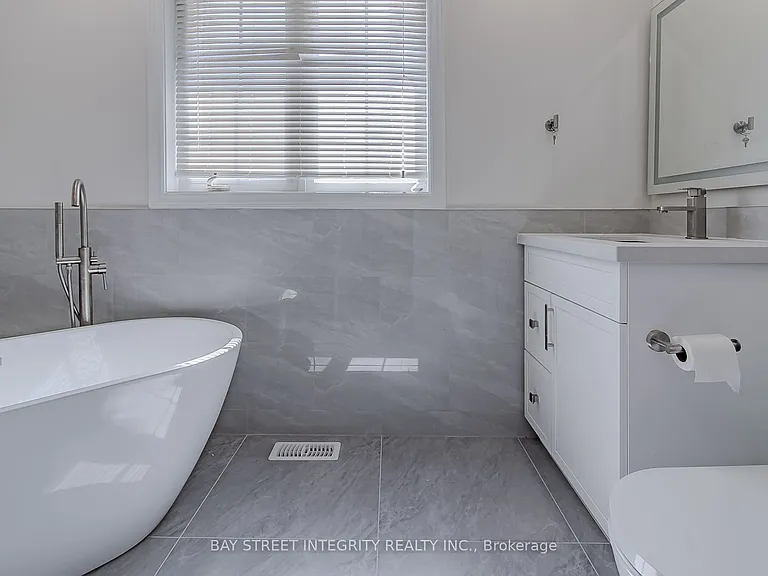 110 Holly Dr — Photo 14