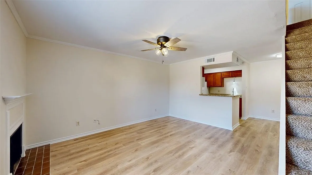 1 bed, 1.0 bath, 790 sqft, $975 — Photo 2