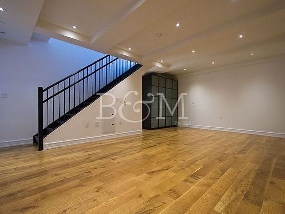 2nd image of 95 Kingsland Ave APT 1F
