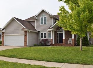 1702 Eaglecrest Rd, Salina, KS 67401