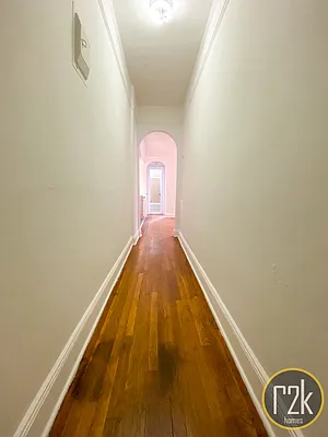 Rented by Realty 2000 Corp | media 6