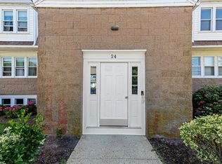 24 Bettys Pond Rd #P, Barnstable, MA 02630