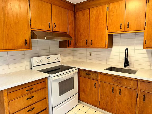 5th image of 53 E Richmond Ave #55