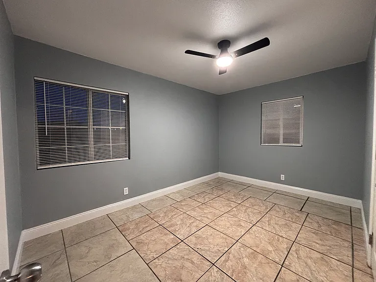1567 Riverside Dr — Photo 10
