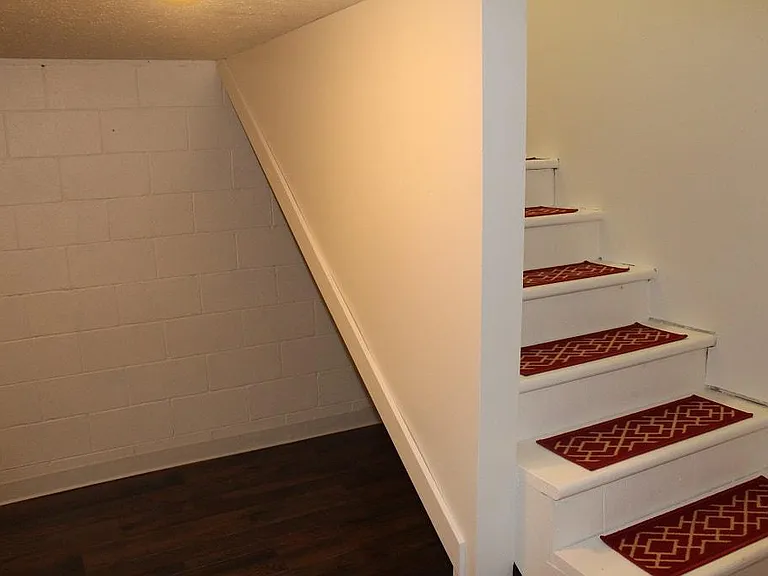 203 S Clark St — Photo 30