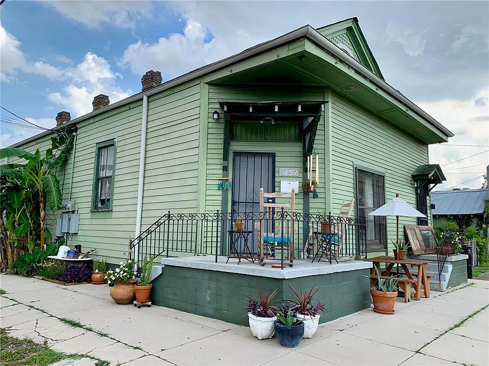 1st image of 439 Homer St