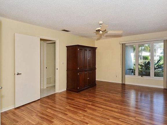 5th image of 3840 Wilshire Cir #32