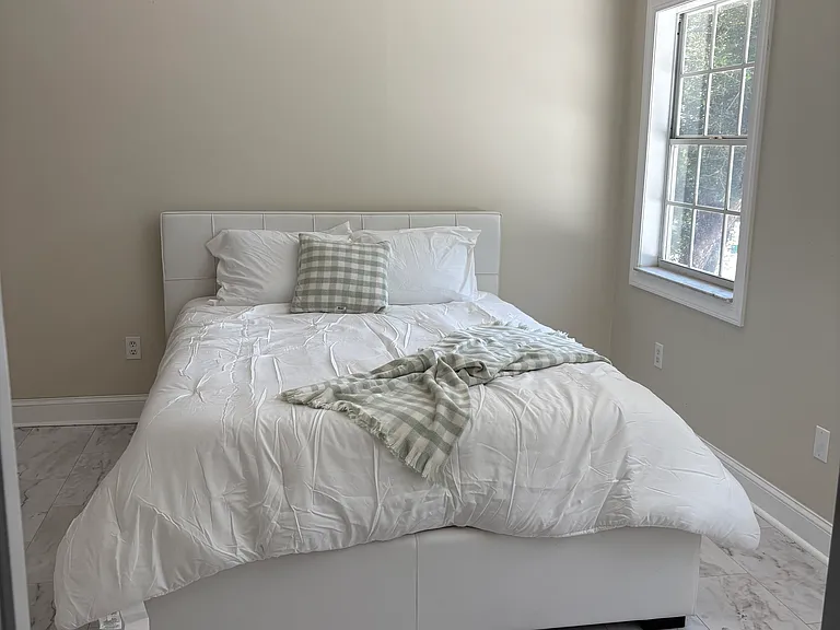 715 Acacia Rd — Photo 5