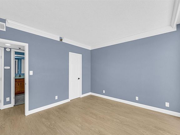 3rd image of 5220 Seawall Blvd APT 331