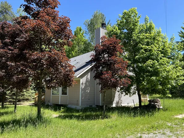 6555 Lakeview Dr, Atlanta, MI 49709