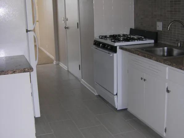 214 S Myrtle Ave #D, Villa Park, IL 60181