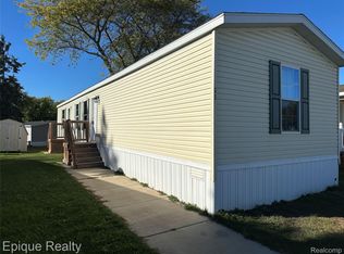 11 E Legrand St, Howell, MI 48843