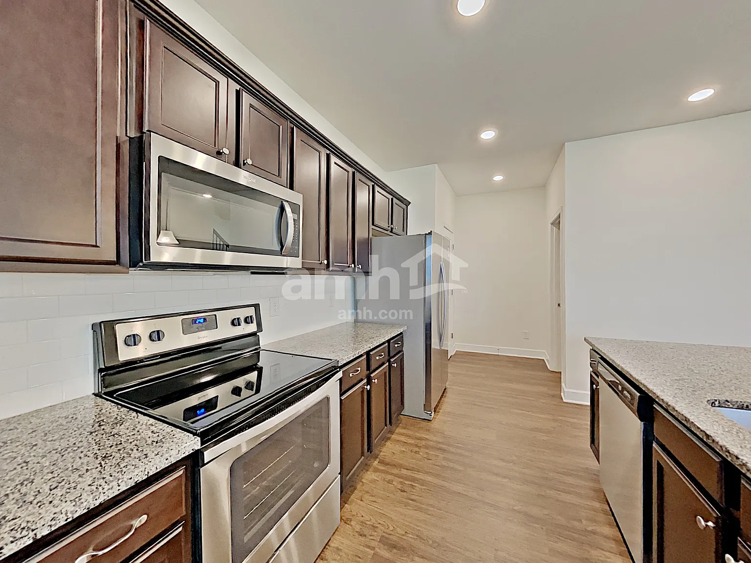 4 bed, 2.5 bath, 2366 sqft, $2,685 — Photo 4