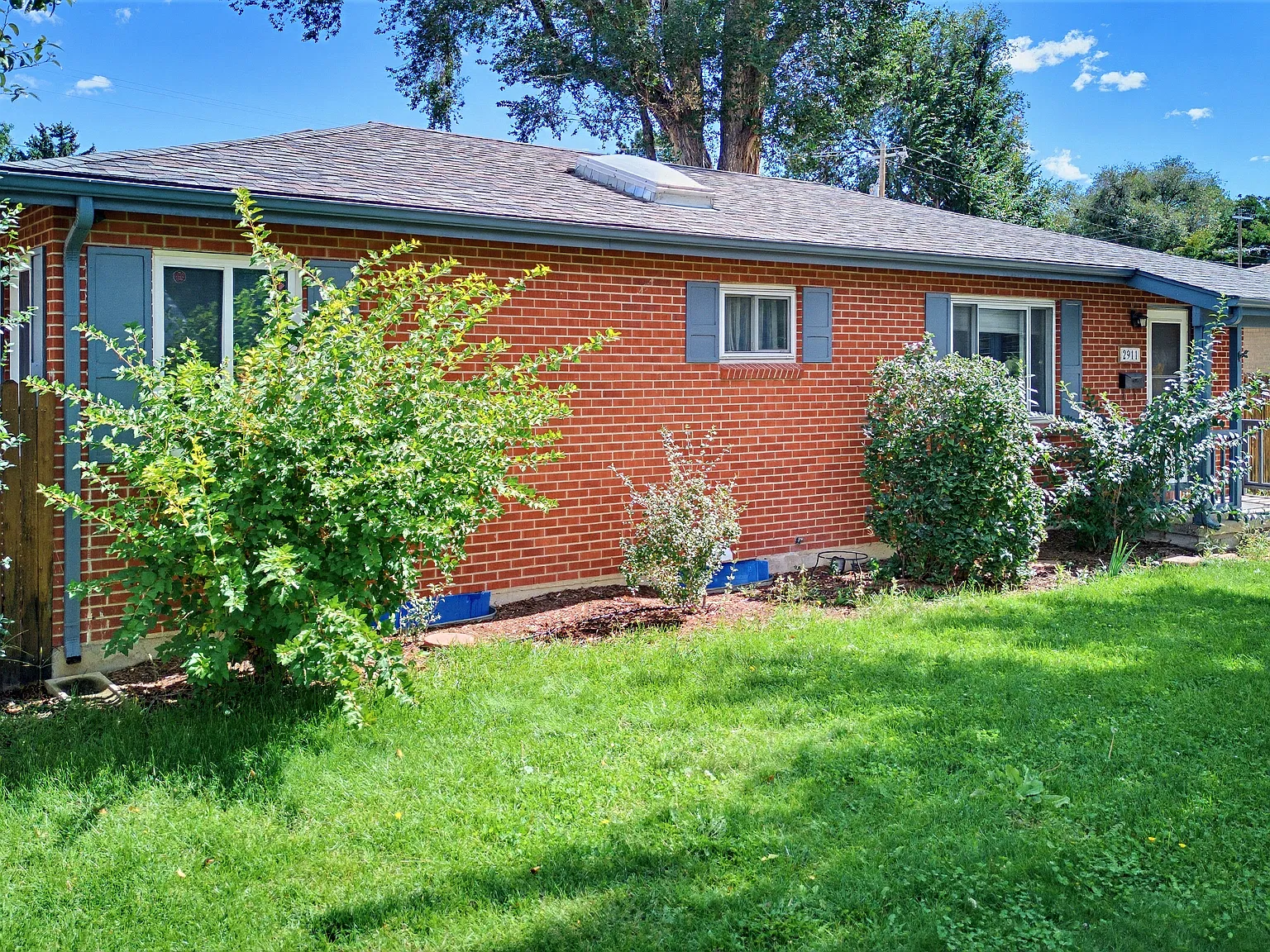4 bed, 1962 sqft, $2,500 — Photo 2