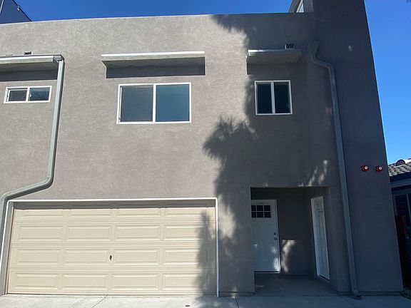 3rd image of 4325 E 58th St