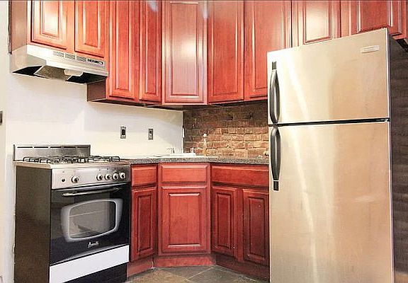 2nd image of 726 Willoughby Ave #3