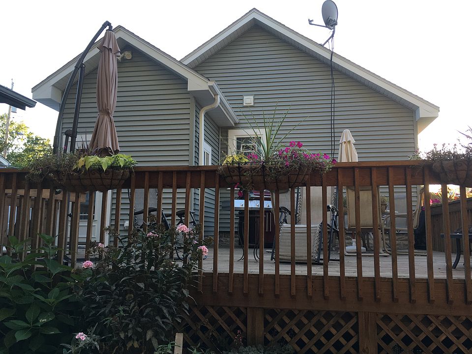 2nd image of 319 Spring St